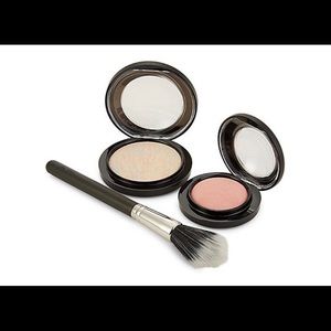 MAC Highlight & Radiance 3-piece Highlighting Set